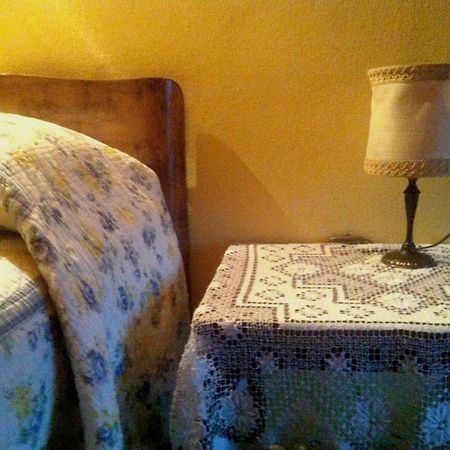 카스텔누보델가다 A Casa Di Susi B&B 외부 사진