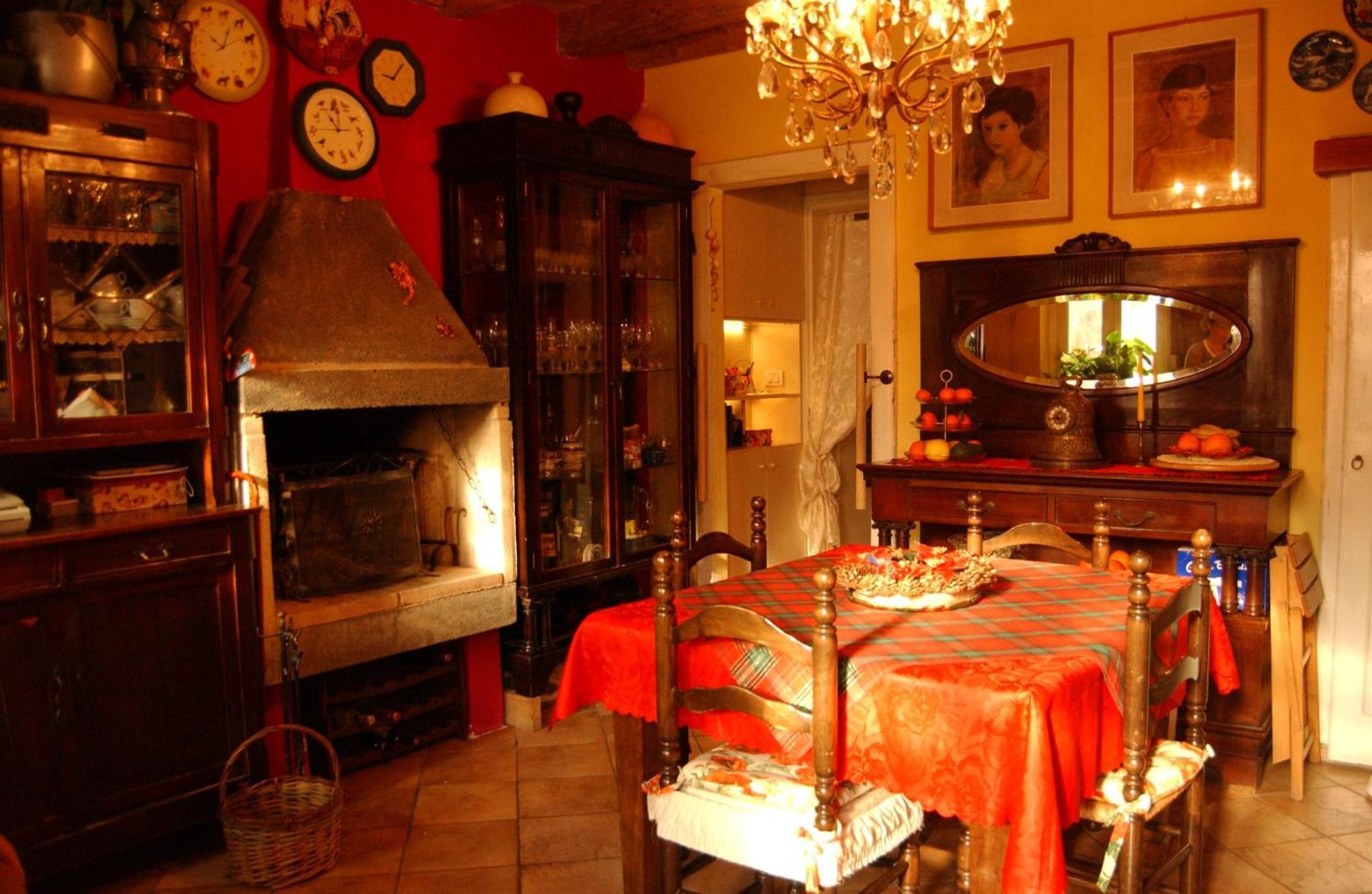 카스텔누보델가다 A Casa Di Susi B&B 외부 사진